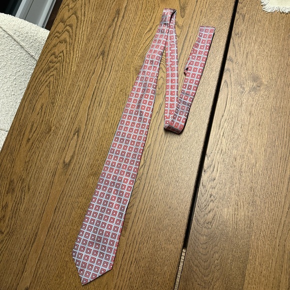 Canali 100% Silk Tie (made in Italy) - Picture 9 of 10